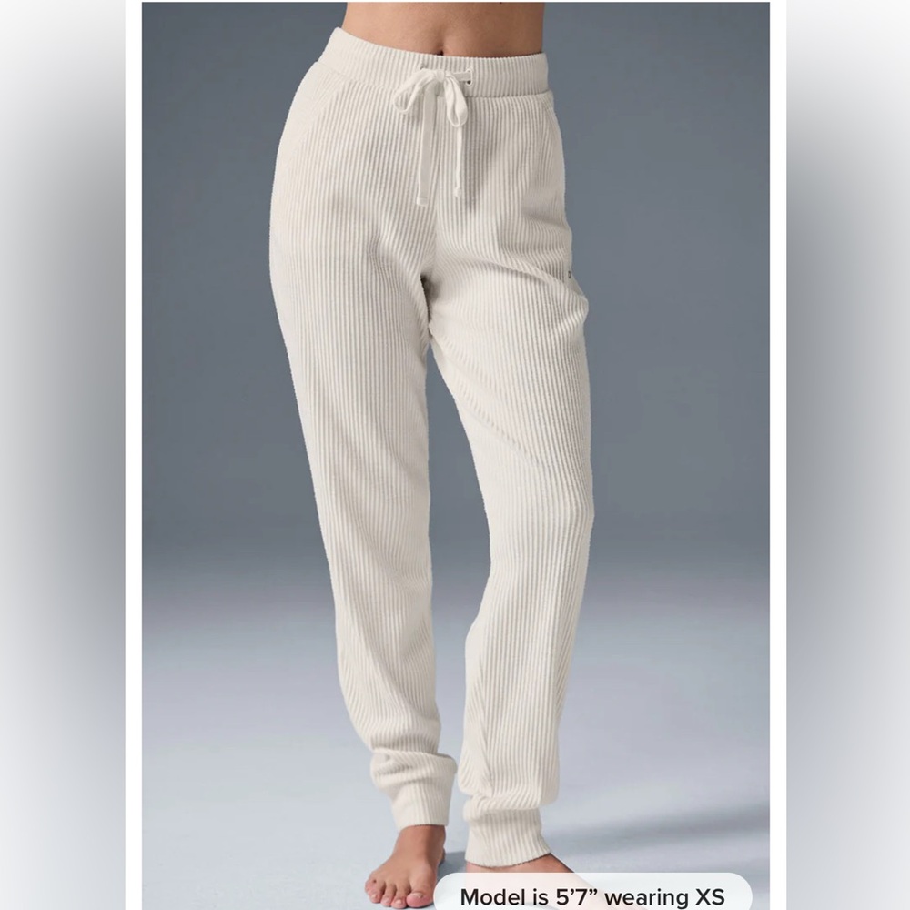 ALO Yoga Cream Ribbed Drawstring Joggers